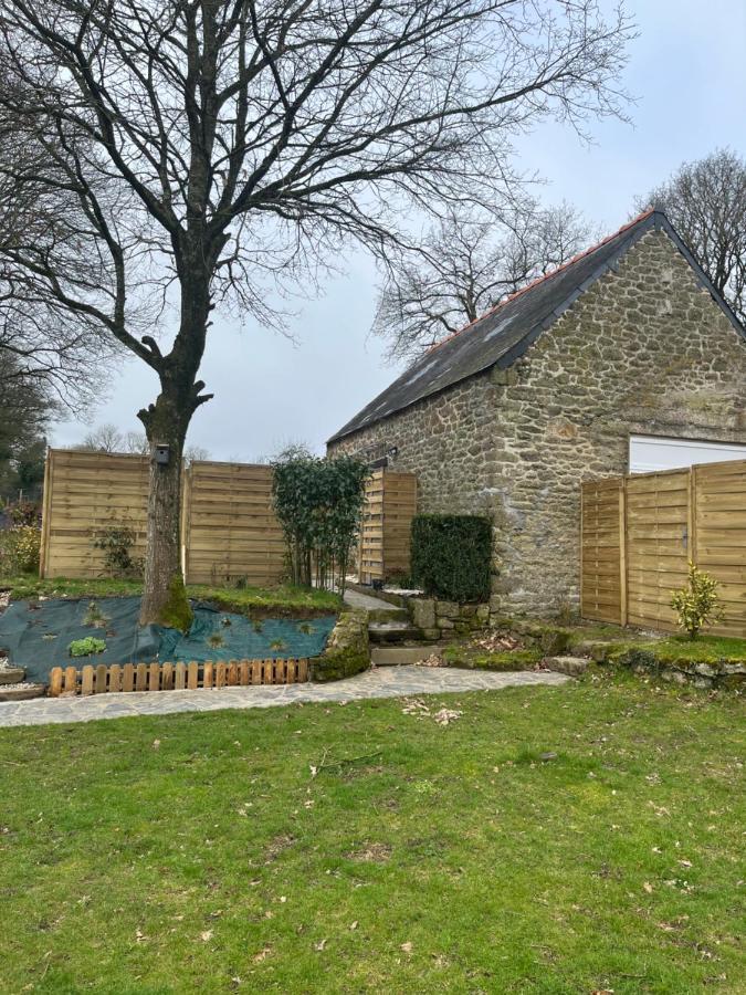 La Petite Maison De Kerguiniou Glomel Luaran gambar