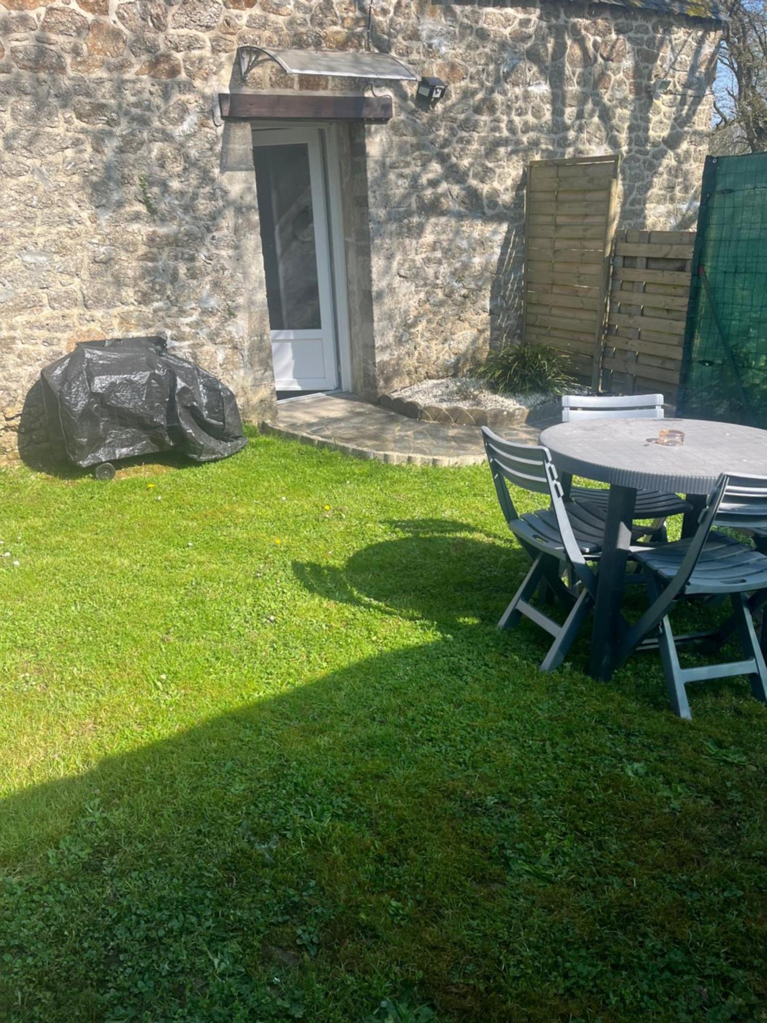 La Petite Maison De Kerguiniou Glomel Luaran gambar